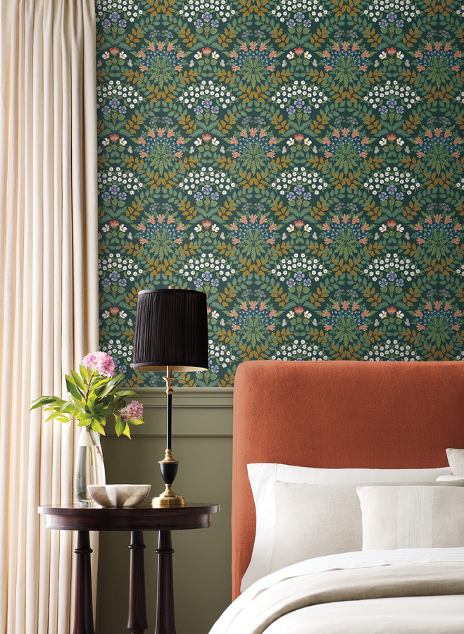 Rifle Paper Co. Tapete Bramble in Gold und Multicolour mit floralem Art Nouveau Design - Bild 1