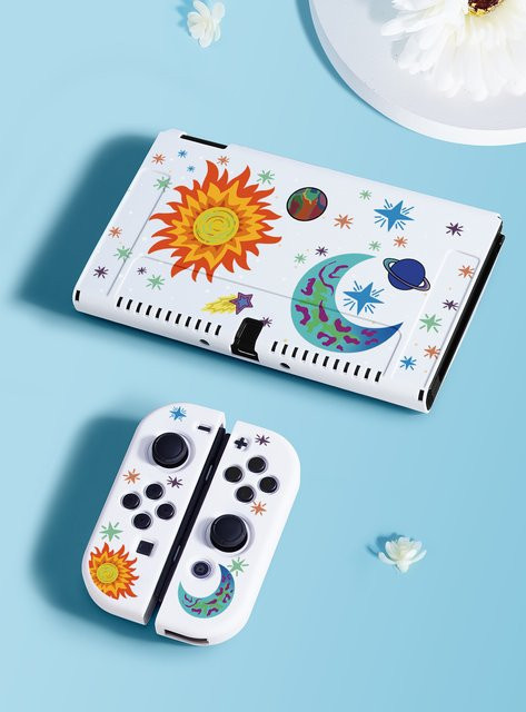 Nintendo Galaxy Case für Nintendo Switch OLED mit trennbaren Joy-Con Handschalen und Schalterabdeckung in Weiß - Bild 1