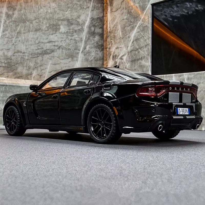 MAKEDA Dodge Ladegerät SRT Hellcat, Modellauto, 1:32, mit Licht und Sound - Bild 2