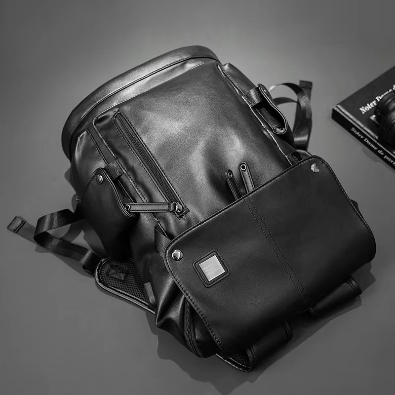 FANNYYEE Lederrucksack für Herren in Schwarz mit USB-C Anschluss und Fach für 14-Zoll-Laptop - Bild 4