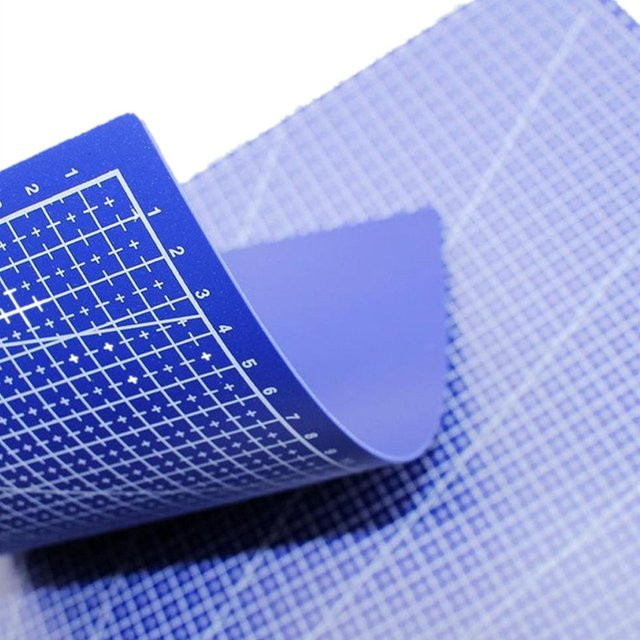 Professionelle Schneidematte in Blau mit einseitigen Gitterlinien für Nähen, Quilten und Lederhandwerk - Bild 1