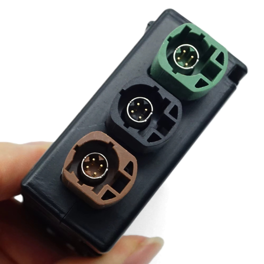 USB-HUB-Konverter-Adapterkabel für Skoda Kodiaq, Superb, Passat, Polo, T-Cross, Touran, Golf und Caddy mit USB-C und kabellosem Laden in Schwarz - Bild 2