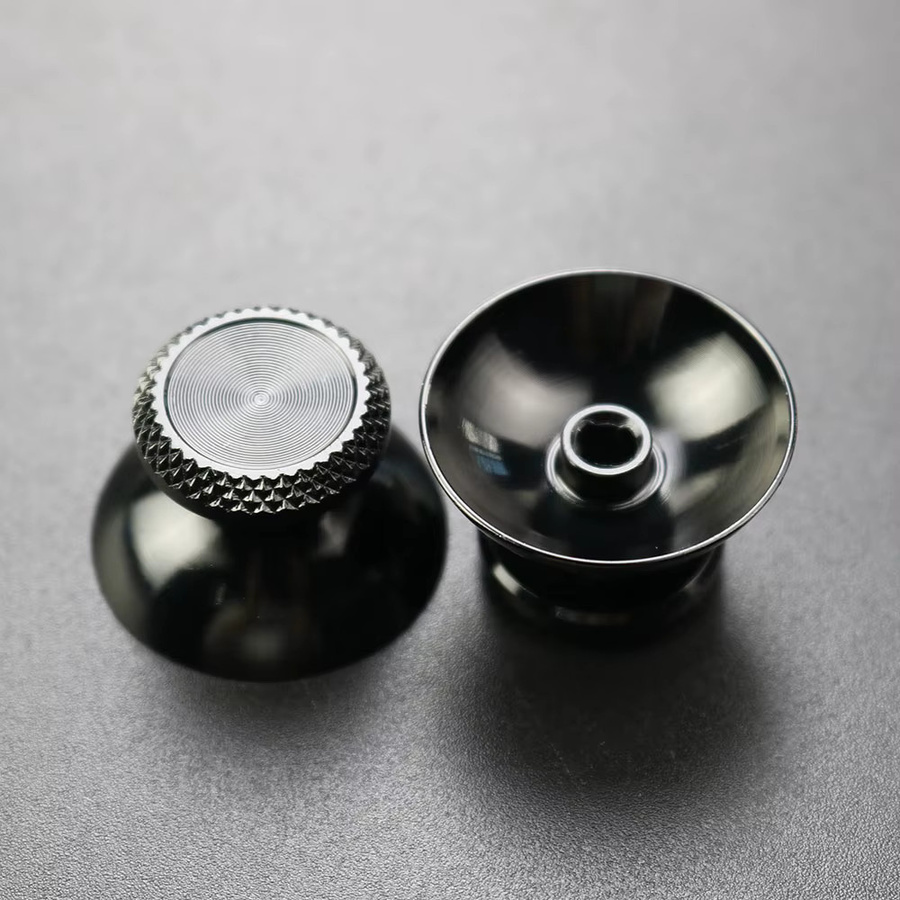 YUXI 2er-Set Metall Analog Joystick Thumbstick Grip Caps Ersatzteile für PS5 Controller in Silber und Multicolour - Bild 5