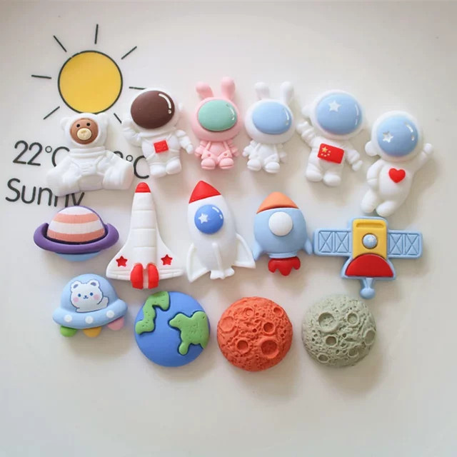 10er Set GRHO Cartoon Kawaii Astronauten und Raketen Figuren aus Harz in Multicolour für DIY Dekorationen und Haar-Zubehör - Bild 1