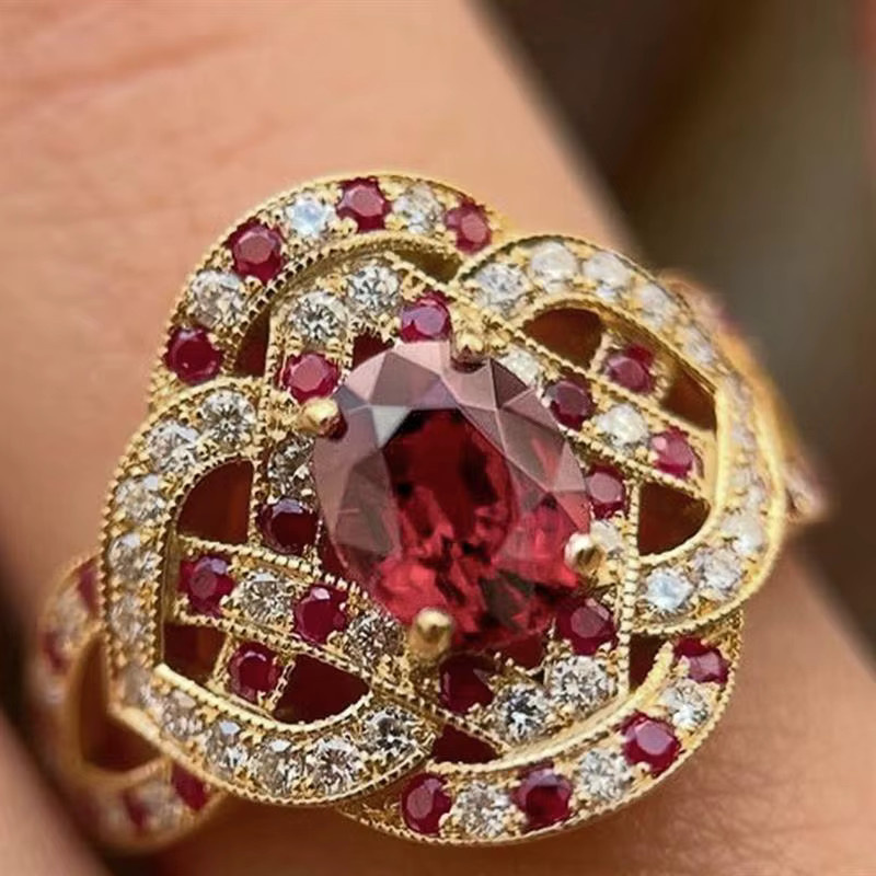 Huitan Damenring, goldfarben, roter ovaler Zirkonia, Kreuz-Design - Bild 3
