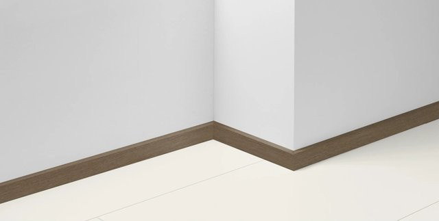 Parador Dekorsockelleiste SL 3 D140 Eiche Braun mit Kabelkanal, B/H/T: 220 x 4 x 1,6 cm - Bild 1
