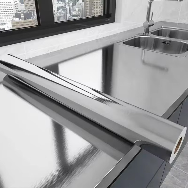 Wasserdichte und ölabweisende Vinylfolie in gebürsteter Silber-Optik aus Edelstahl-Design für Küchengeräte und Oberflächen - Bild 1
