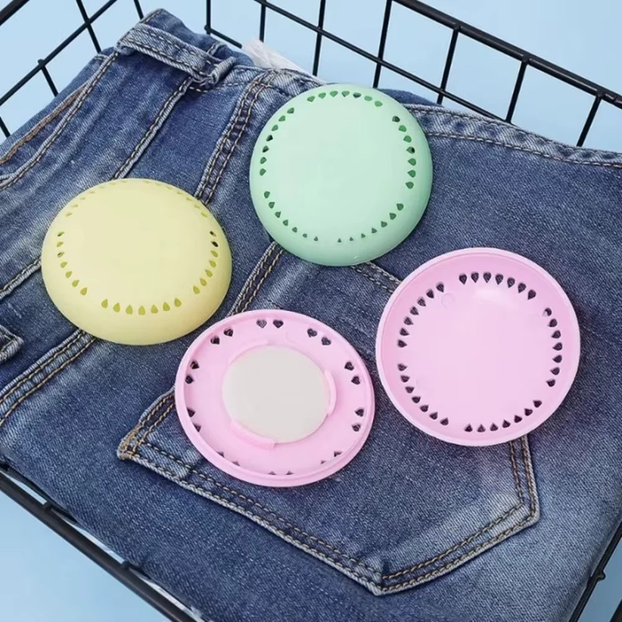 Fisher Aromatherapie Lufterfrischer Lemon als fester runder Duftspender für Badezimmer, Kleiderschrank und Auto - Bild 2