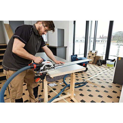 Bosch Professional Akku-Handkreissäge GKS 18V-57 G Solo in Blau, 18 V, mit 165 mm Sägeblatt - Bild 4