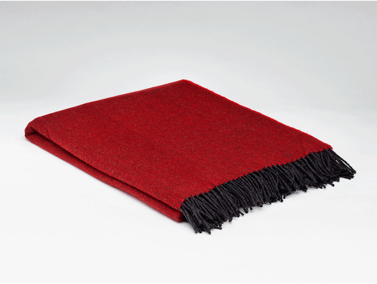 McNutt Merinowolldecke in Rot mit Chevron-Muster und Fransen, B/T: 200 x 145 cm