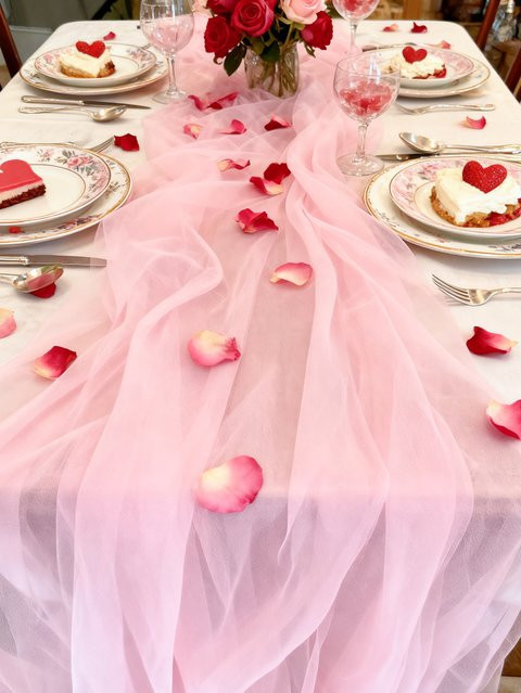 Rosa Tüll-Tischläufer aus Chiffon für Hochzeit und romantische Anlässe - Bild 1