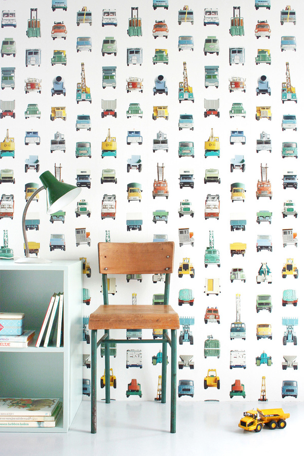 Studio Ditte Tapete Work Vehicles in Hellgrau und Mehrfarbig, Vlies-Tapete im Vintage-Stil für Kinderzimmer, Breite: 50 cm, Höhe: 300 cm - Bild 1