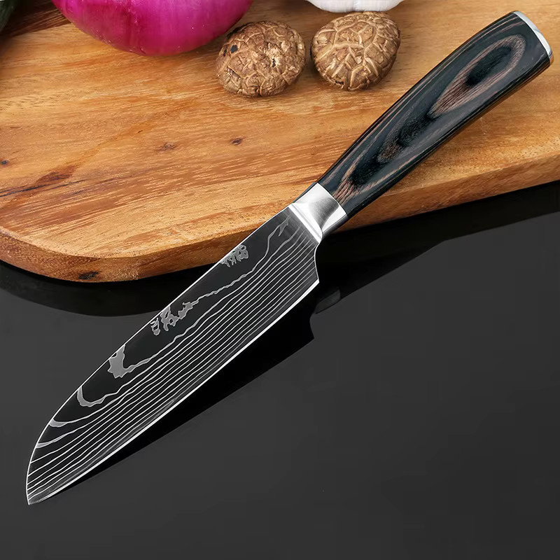 InLeung Santoku Küchenmesser aus Edelstahl mit Damast-Muster in Silber und Holzgriff - Bild 3