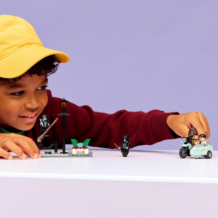 LEGO Harry Potter Hagrids und Harrys Flucht aus dem Ligusterweg ab 8 Jahren - Bild 4