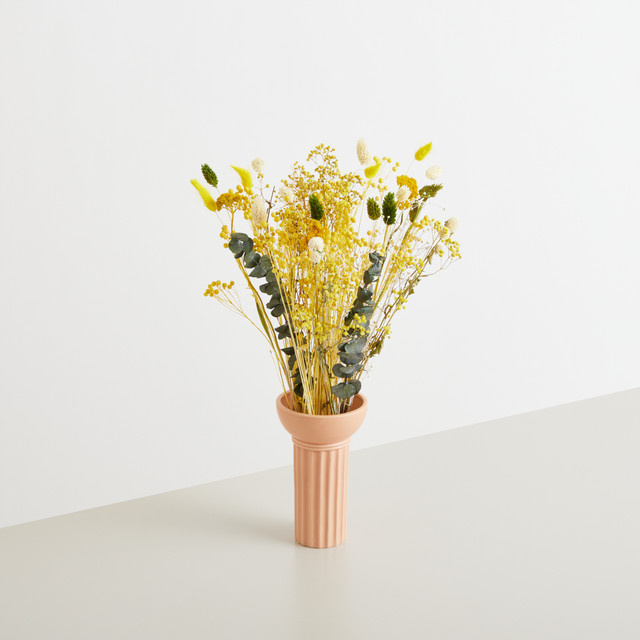 Trockenblumenstrauß Gelb und Grün von BLUME2000 mit Eukalyptus für den Tisch - Bild 1