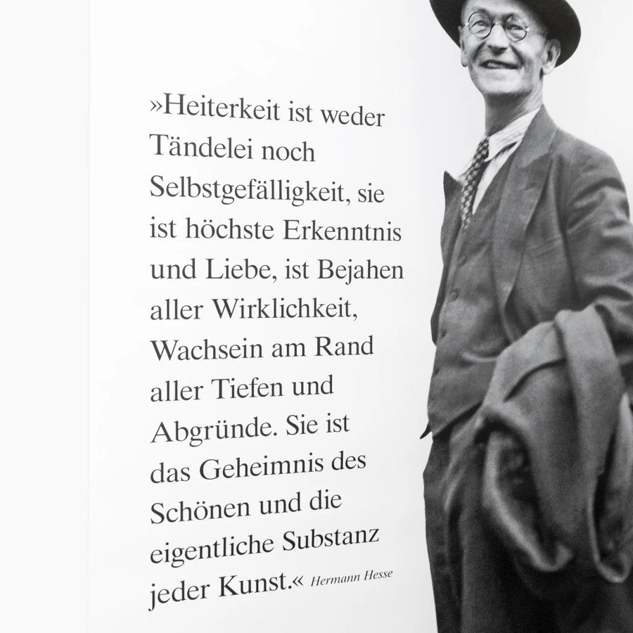 Poster Hermann Hesse Lebensgroß vom Suhrkamp Verlag aus Papier - Bild 3