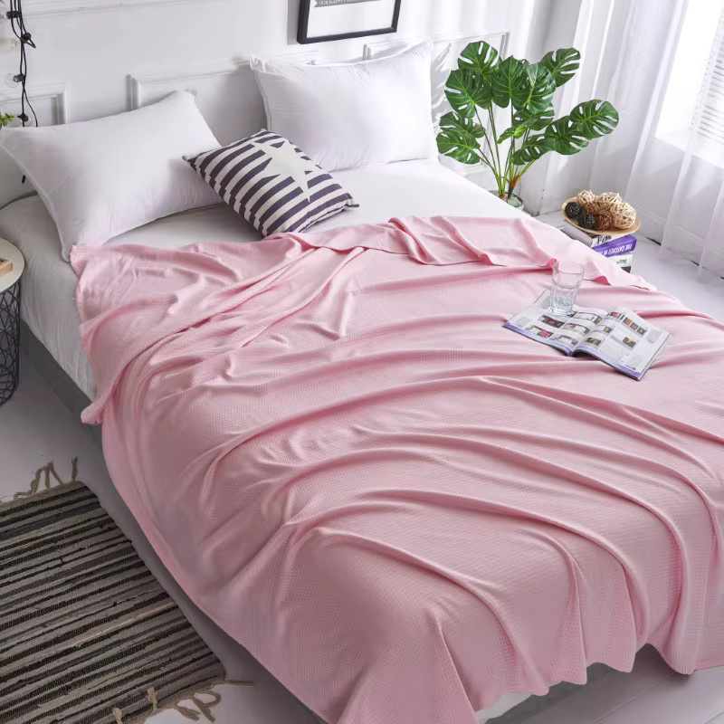 Dreamreal Klimadecke aus 100% Bambusfaser für den Sommer, atmungsaktive und kühlende Decke in Grün oder Pink, Breite: 120 cm - Bild 2