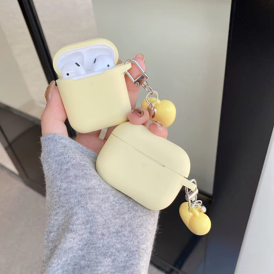 Gelbe Silikon-Kopfhörerhülle mit glänzender Oberfläche und Liebesherz-Anhänger für Apple AirPods 1, 2, 3, 4, Pro und Pro 2 - Bild 2