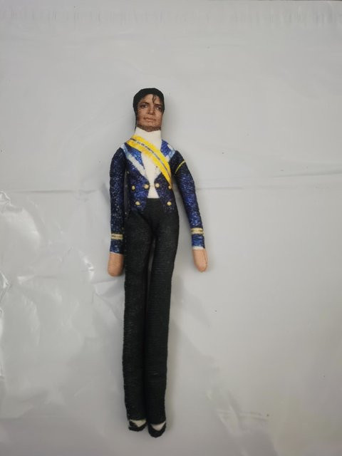 Yiran Health & Beauty Michael Jackson Cosplay Requisitenpuppe, Plüschfigur, ab 14 Jahren - Bild 1