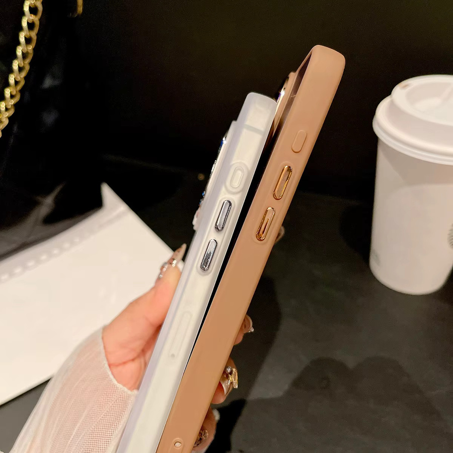 MagSafe Handyhülle für Apple iPhone 17 Pro Max, 16 Plus, 15, 14 in Transparent oder Schwarz mit mattem Finish aus PC und TPU für kabelloses Laden - Bild 2