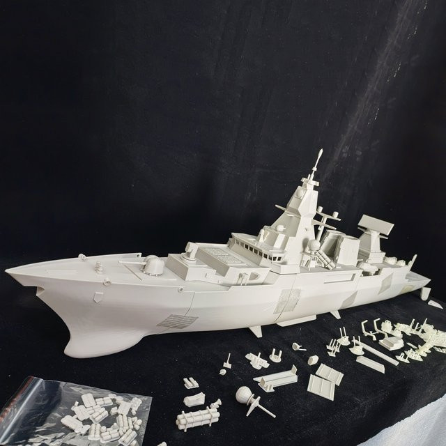 AT 99 MODEL Saxony Class Fregatte, RC Boot, 1:150, Modellbausatz - Bild 1