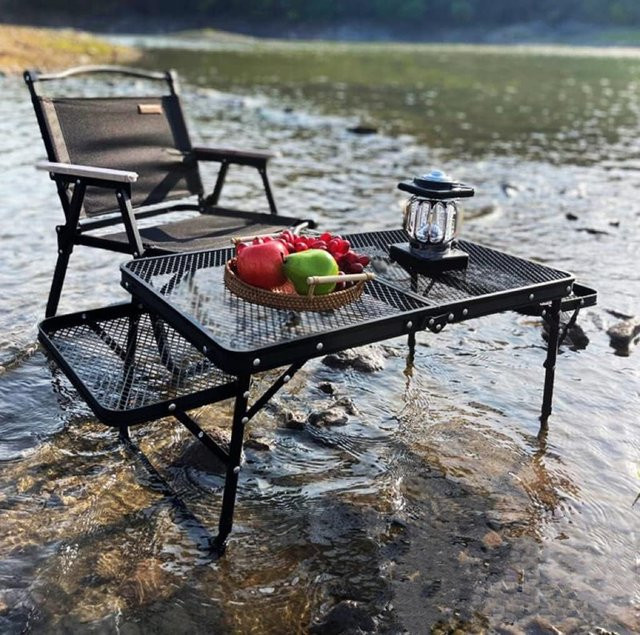 AZULBLANCO Klappbarer Camping-Grilltisch für Outdoor und Picknick mit Gitteroberfläche - Bild 1