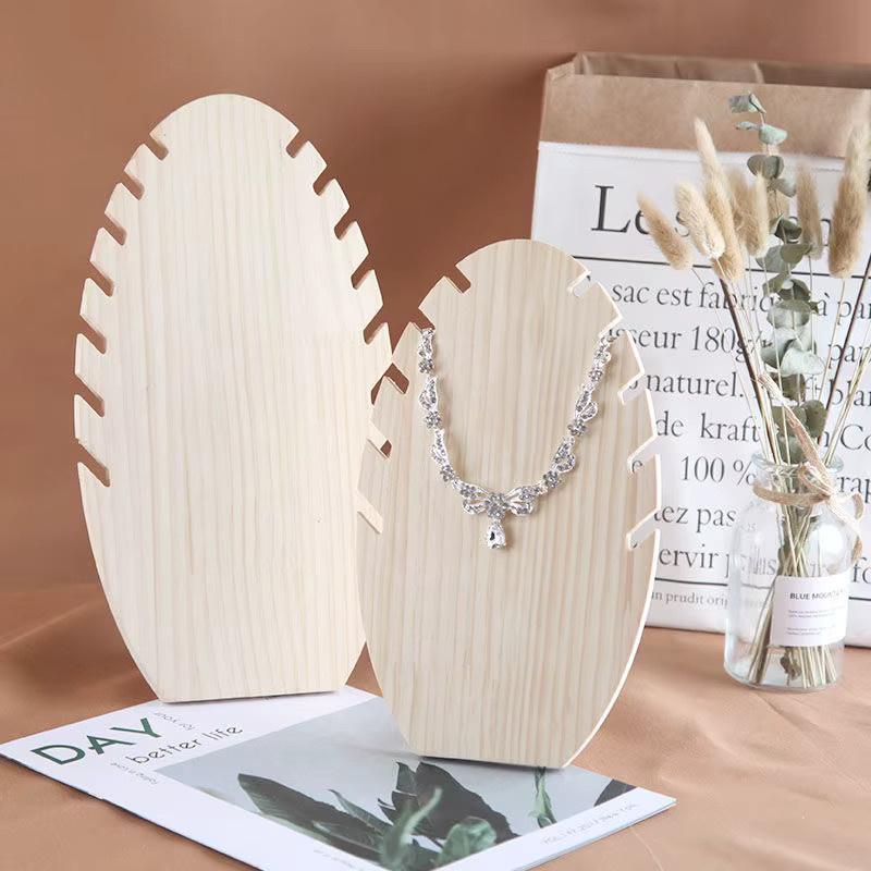 Blattförmiger Halskettenständer aus Holz in Braun als Schmuckhalter-Organizer für Zuhause und Boutique - Bild 5