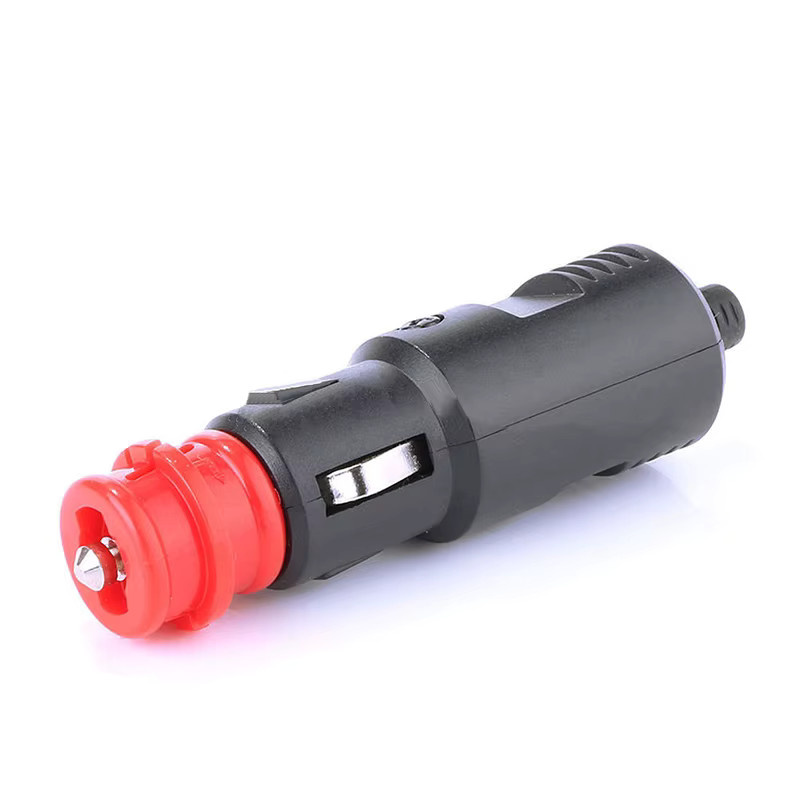 Universal Auto Feuerzeug Adapter für 12V und 24V in Schwarz von NIGHTKIST - Bild 2