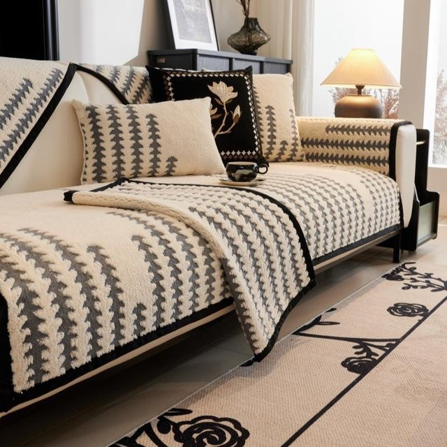 Rutschfester L-förmiger Sofabezug aus Plüsch für die Eckcouch in Beige, 70 x 70 cm - Bild 1