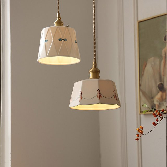 Japanischer Retro-Kronleuchter aus Keramik in Gold/Messing mit weißem Dom-Schirm für Schlafzimmer, Restaurant und Eingangsbereich - Bild 1