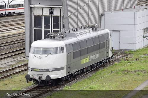 Arnold E-Lok 103 222-6 der RailAdventure Spur N grau HN2566