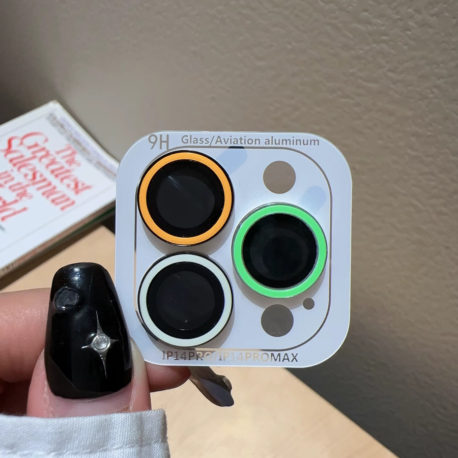 Nachtleuchtender Objektivschutz-Film für Apple iPhone 17, 16 Pro Max, 15 Pro und 14 Pro in Multicolor - Bild 2