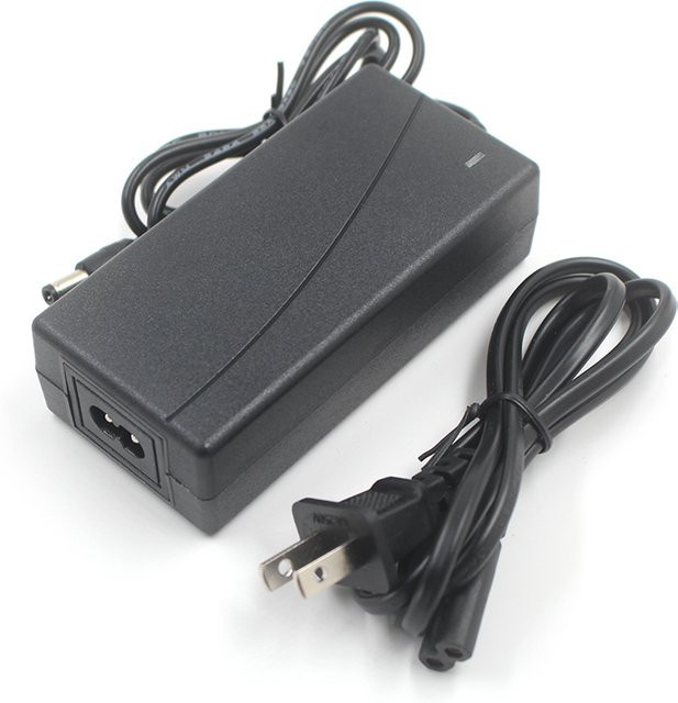 Lamakoki LiFePO4 Ladegerät 21,9 V 5A mit EU-Stecker und Barrel-Plug, Schwarz - Bild 1