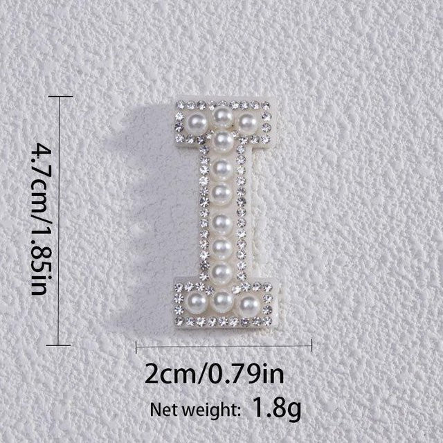 2 Stück Selbstklebende Perlen Strass Buchstaben Aufnäher in Weiß für DIY Kleidung und Taschen - Bild 1