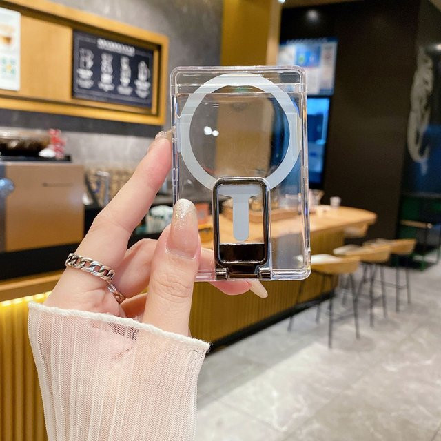 Transparente magnetische Kartenhülle mit MagSafe und MacSafe Kompatibilität für iPhone und Samsung Galaxy S-Serie in Silber - Bild 1