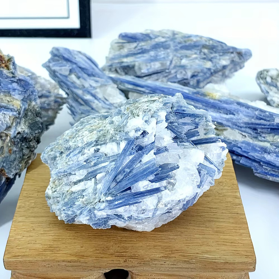 Natürliches Kyanit-Exemplar von CrystalHola in Blau, rauer blauer Kristall für spirituelle Energie und Dekoration - Bild 4