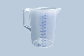 Hünersdorff Messkanne transparent mit 2 Skalen und geschlossenem Griff, Volumen: 5000 ml, Höhe: 25,7 cm - Bild 1
