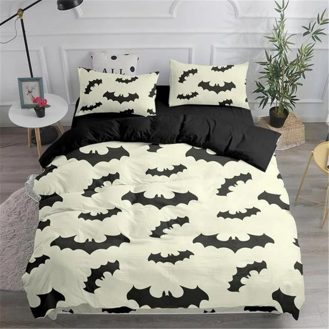 Bettwäsche mit Fledermaus-Motiv in Schwarz, bestehend aus Bettbezug und Kissenbezug aus Mikrofaser, B/H: 135 x 200 cm - Bild 1