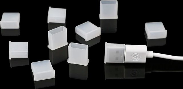 10 Stück USB-A Anti-Staub-Stecker Schutzdeckel aus Kunststoff in Schwarz und Weiß - Bild 1