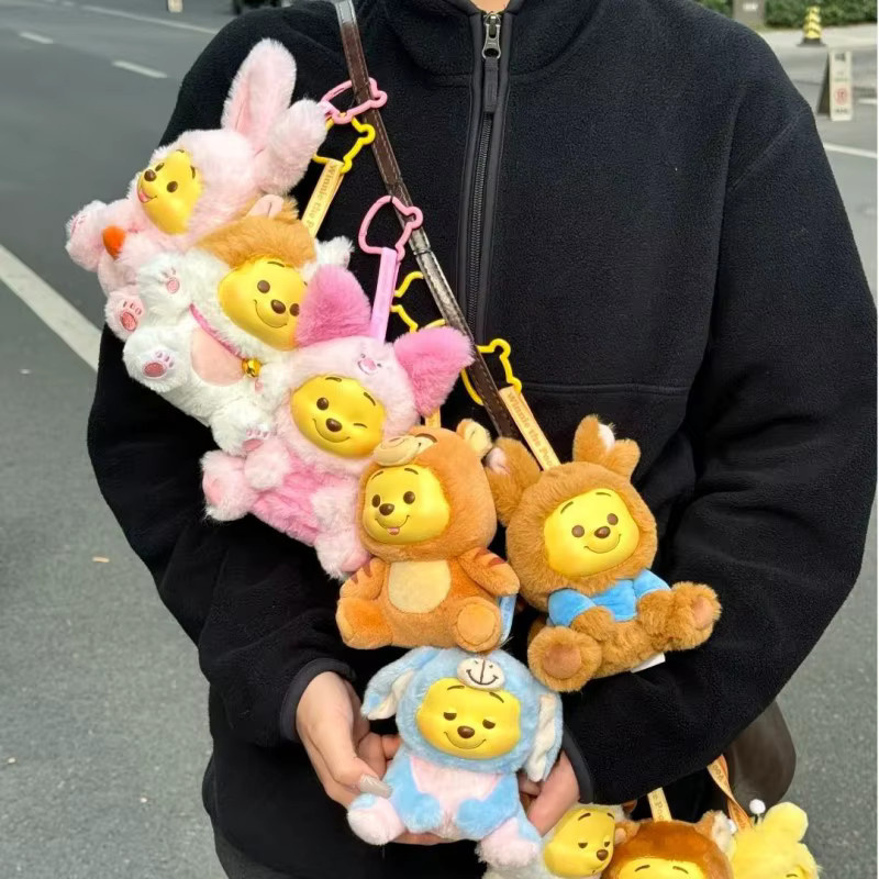 TOPTOY Winnie The Pooh Naughty Party Vinyl-Plüsch-Blindbox, Überraschungspuppe, Taschenanhänger - Bild 2