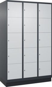 C+P Schließfachschrank Classic PLUS mit Sockel und 3 Abteilen, Farbe Grau, B/T/H: 120 x 50 x 195 cm - Bild 1