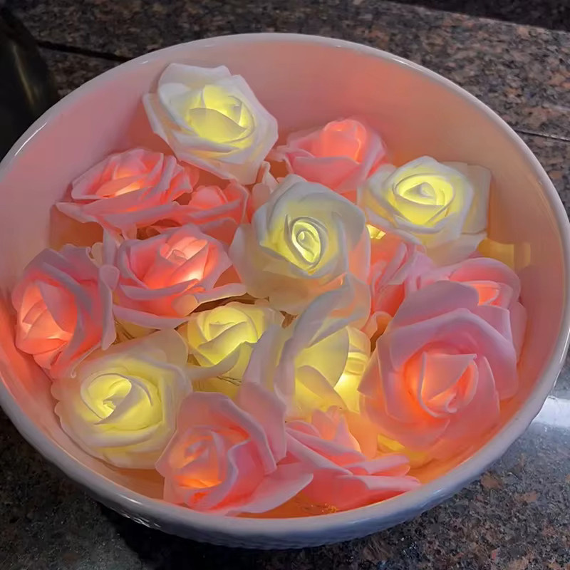 Cyuan Batteriebetriebene Lichterkette mit Rosenblumen in Warmweiß für Hochzeit, Geburtstag und Dekoration Indoor oder Outdoor - Bild 2