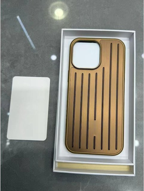 INS Luxus 3D Wellenstreifen Handyhülle für iPhone 17 Pro Max 16 15 14 13 aus Aluminiumlegierung in Elfenbein - Bild 1