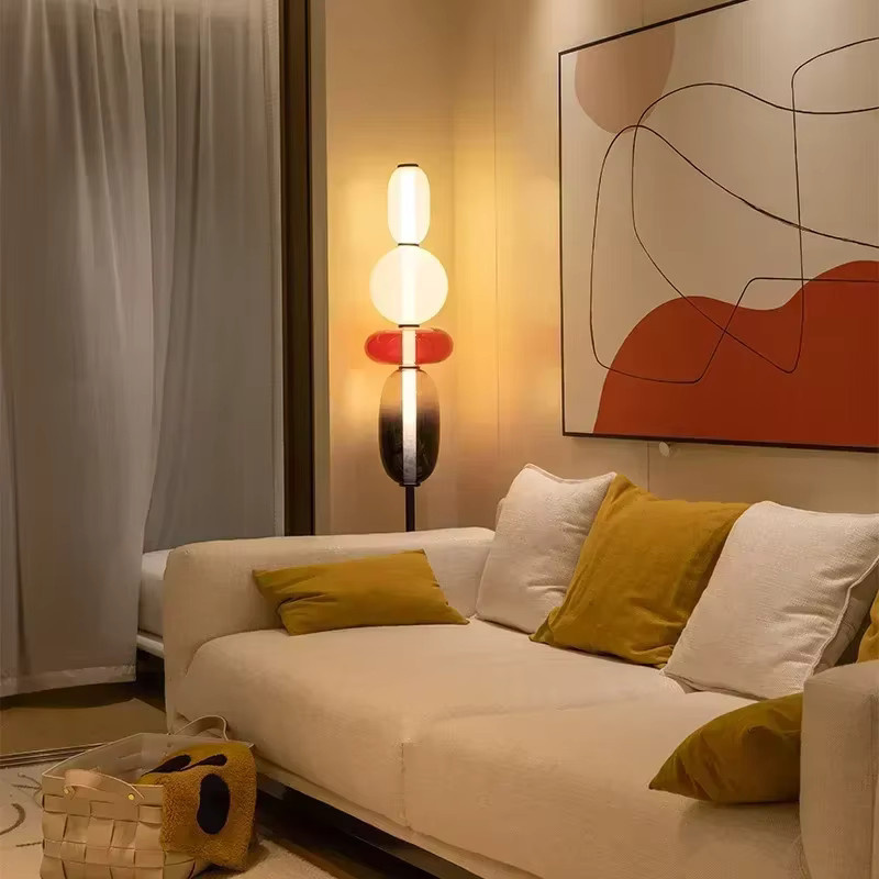 Nordic LED Tischlampe aus farbigem Glas im italienischen Design für Wohnzimmer und Schlafzimmer, Mehrfarbig - Bild 1