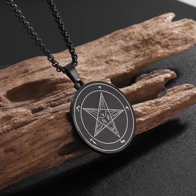 YIRAN Halskette Fünf-Sterne-Dämon-Symbol-Anhänger, Edelstahl, Schwarz, Unisex - Bild 1