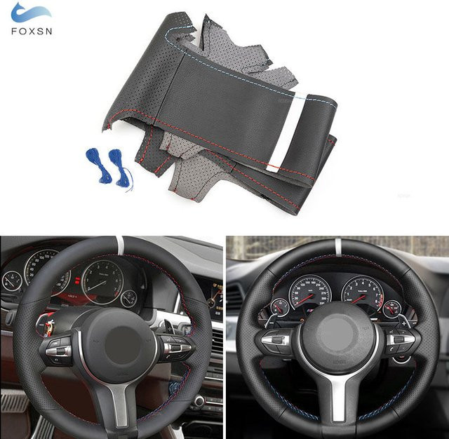 FOXSN Perforierte Leder Lenkrad Abdeckung mit Weiß Streifen für BMW M Sport Modelle F30 F31 F34 F45 F46 F22 F23 M235i M240i X1 F48 X2 F39 in Schwarz und Weiß - Bild 1
