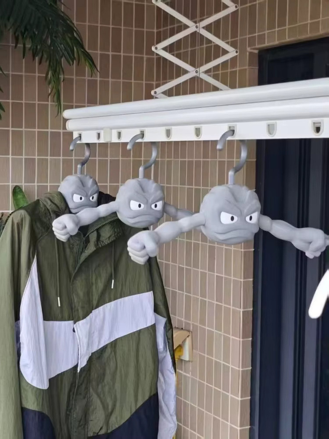 Bandai Pokemon Geodude Kleiderbügel aus Kunststoff in Grau mit Anti-Slip-Funktion - Bild 3