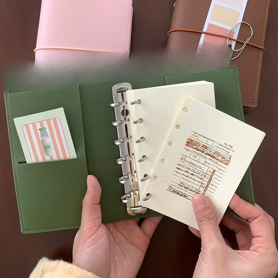 Coliky A7 Retro-Notizbuch aus PU-Leder mit 6 Ringen und 45 linierten Blättern in Lila - Bild 3