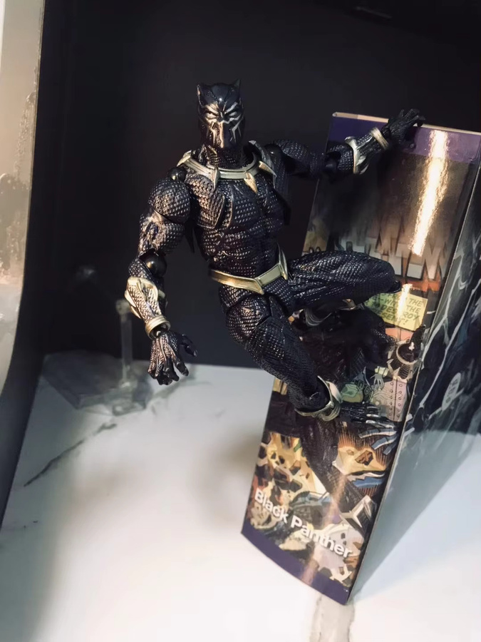 Bandai Marvel Black Panther Revoltech Yamaguchi Actionfigur, Schwarz - Bild 3