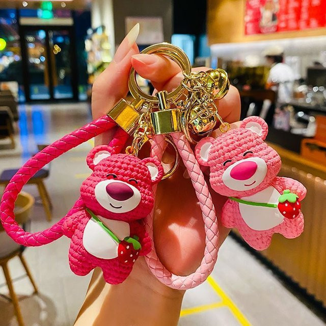 Disney Anhänger Erdbeer Bär, Unisex - Bild 1